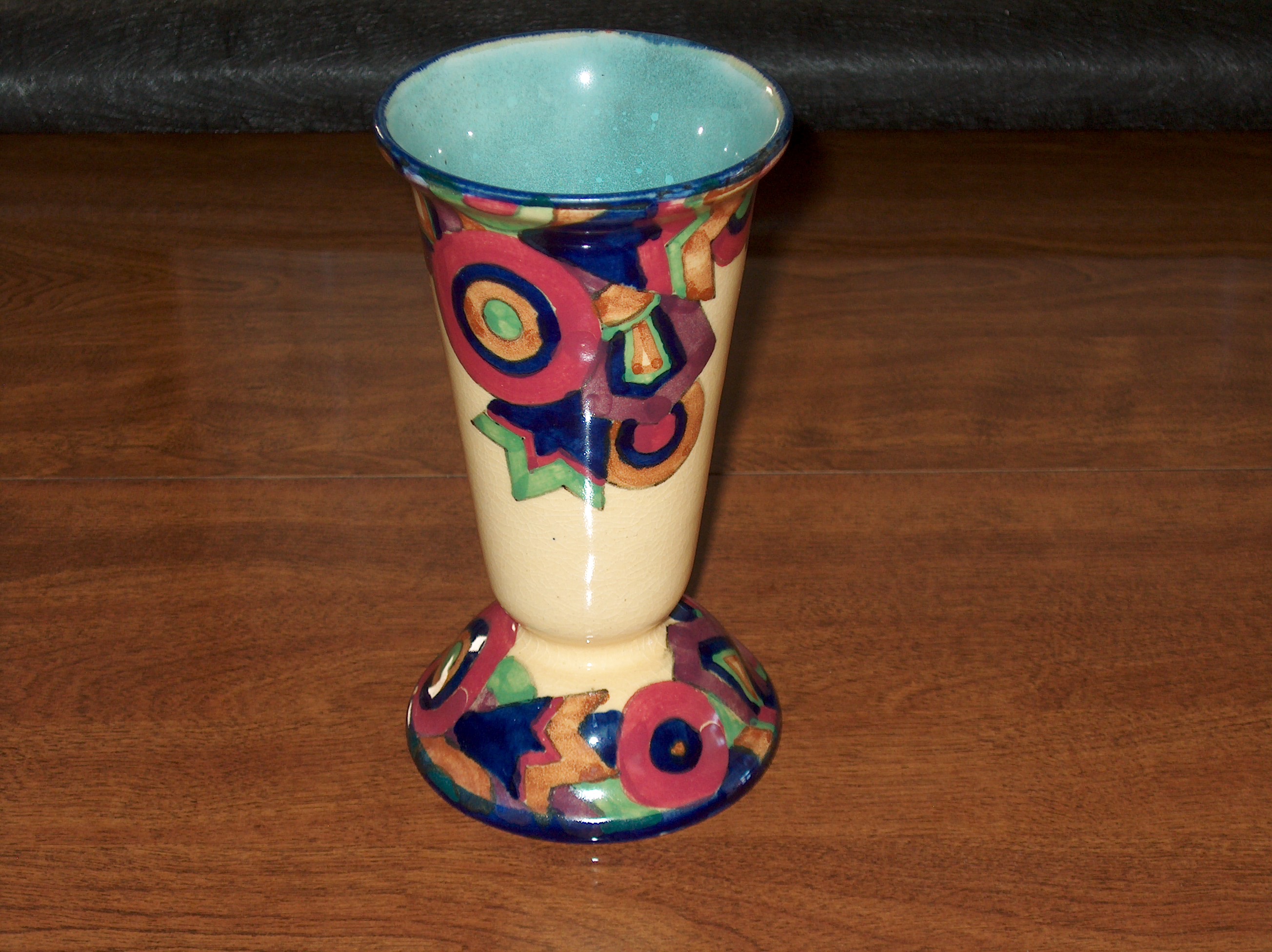 AU  vase